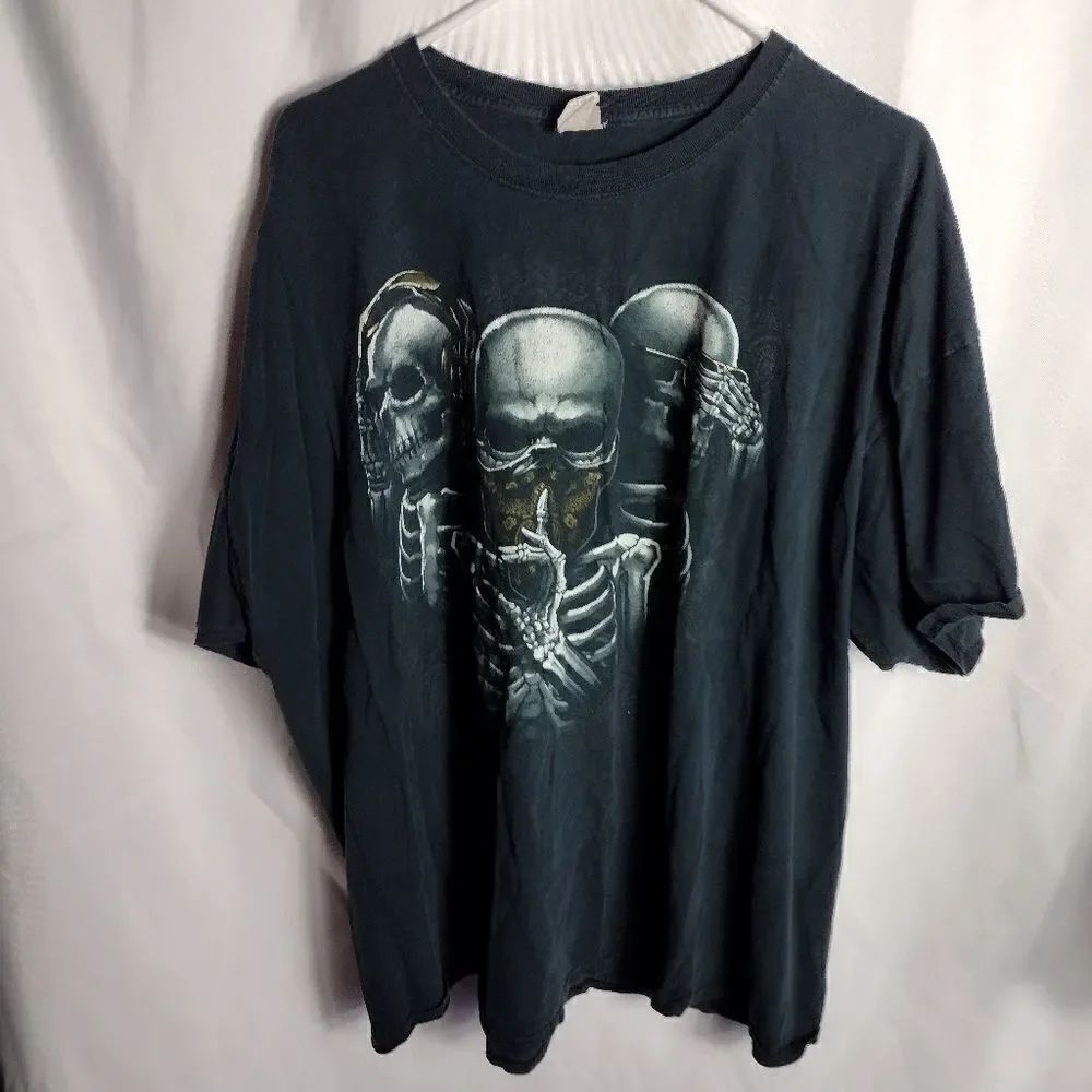 Skeleton tee